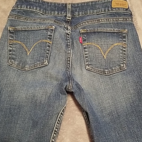 Levi Jean's - Picture 3 of 3